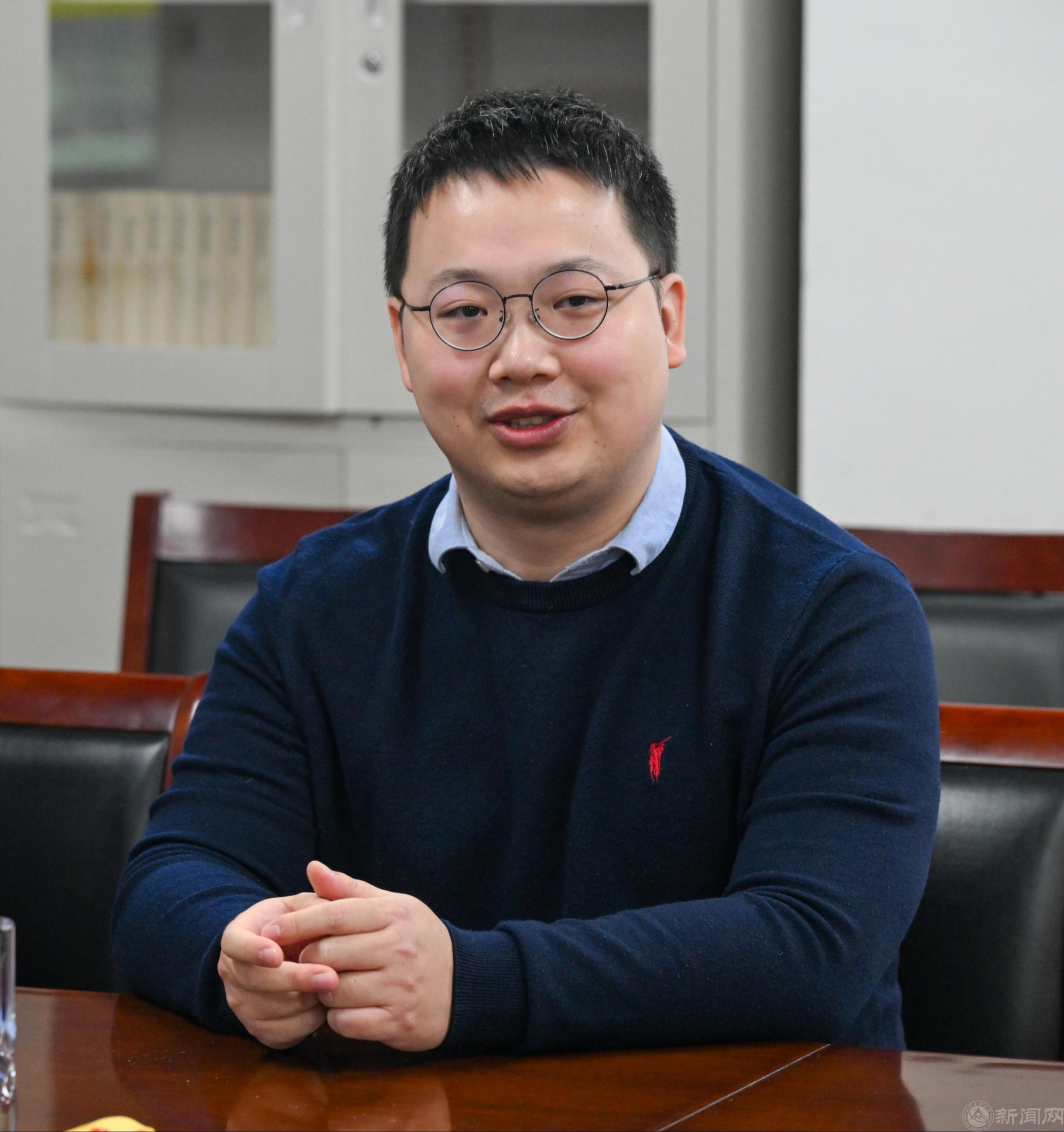 朱力.jpg 朱力.jpg