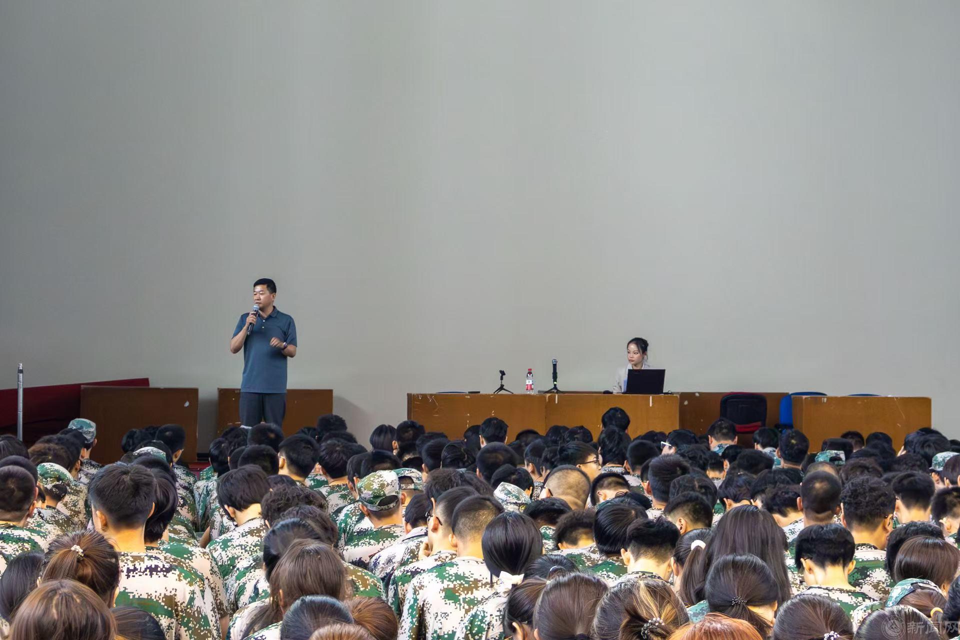 校醫院健康講座.jpg 校醫院健康講座.jpg